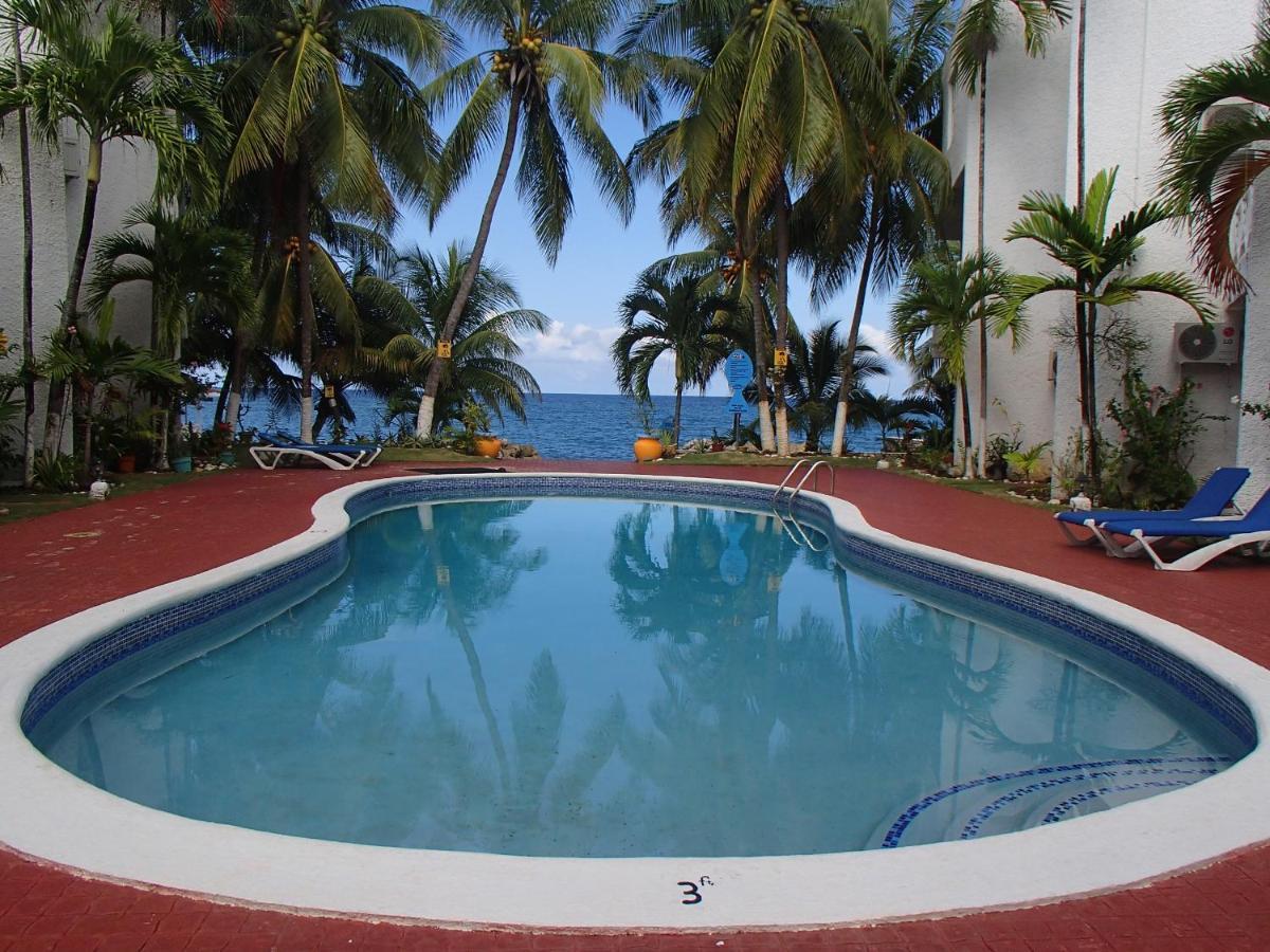 Chrisanns Beach Resort オーチョ・リオス エクステリア 写真