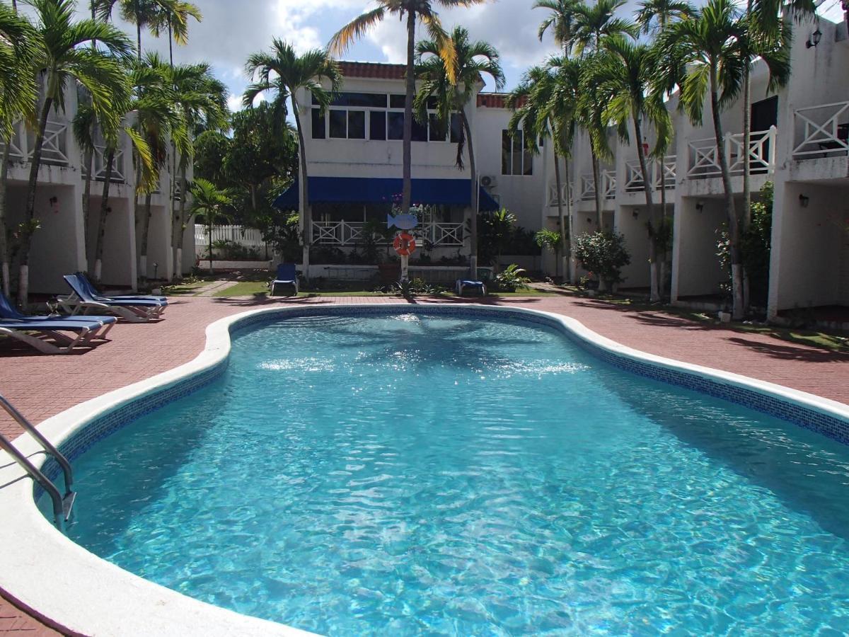 Chrisanns Beach Resort オーチョ・リオス エクステリア 写真