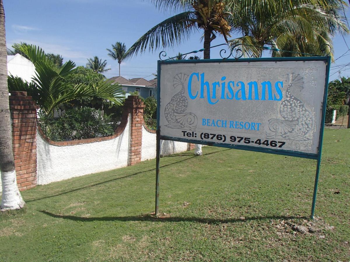 Chrisanns Beach Resort オーチョ・リオス エクステリア 写真
