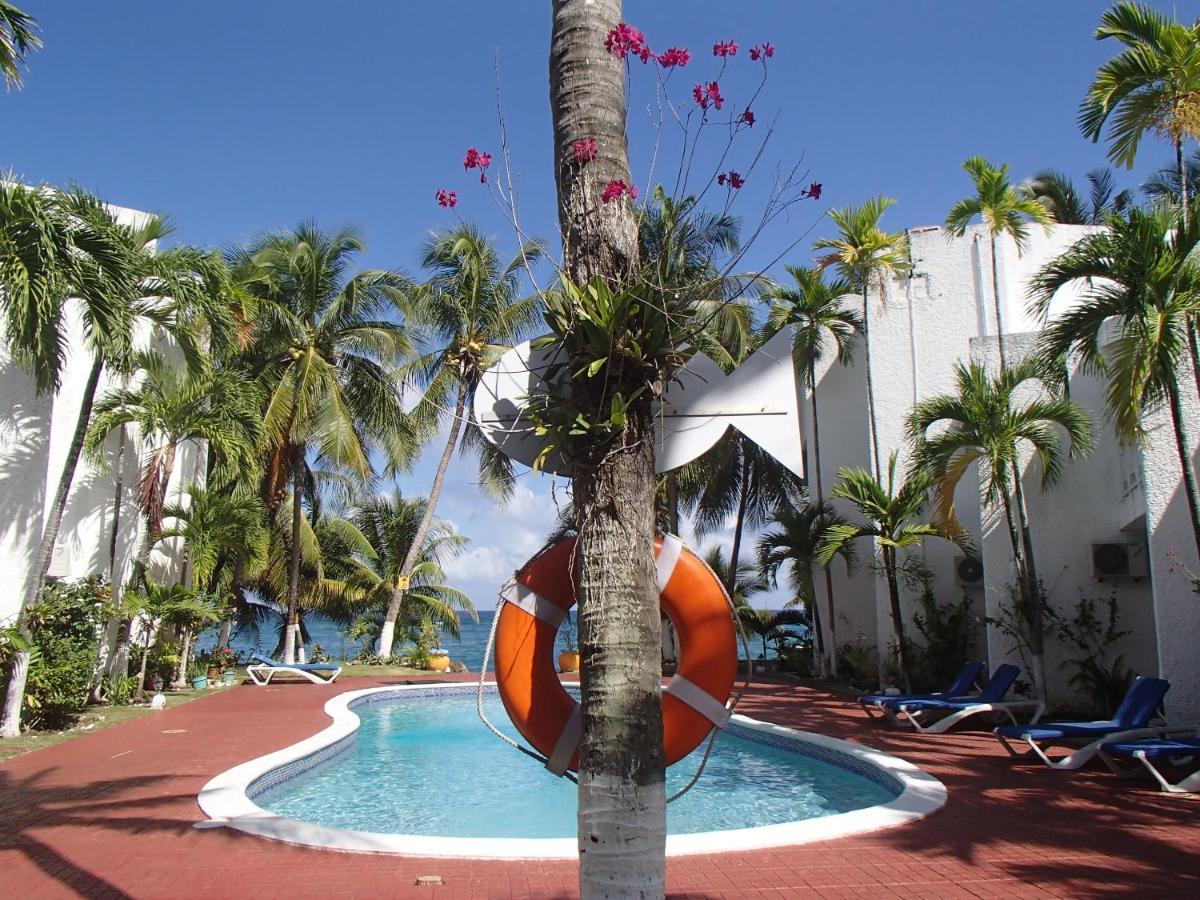 Chrisanns Beach Resort オーチョ・リオス エクステリア 写真