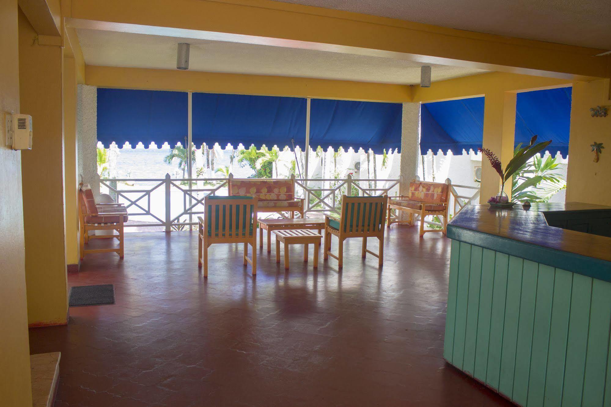 Chrisanns Beach Resort オーチョ・リオス エクステリア 写真